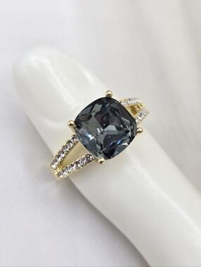 Swarovski Crystal Elements Gold Statement Ring Black Diamond Size 7.75 Prom